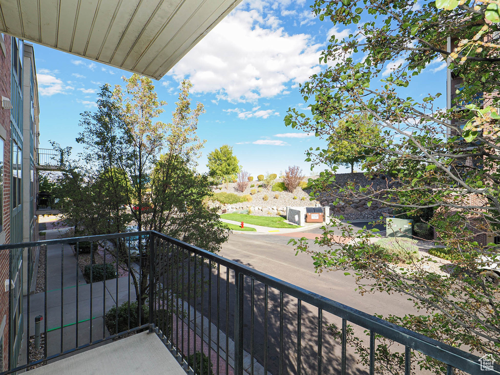 180 ALBION VILLAGE WAY #201 Sandy, UT 84070