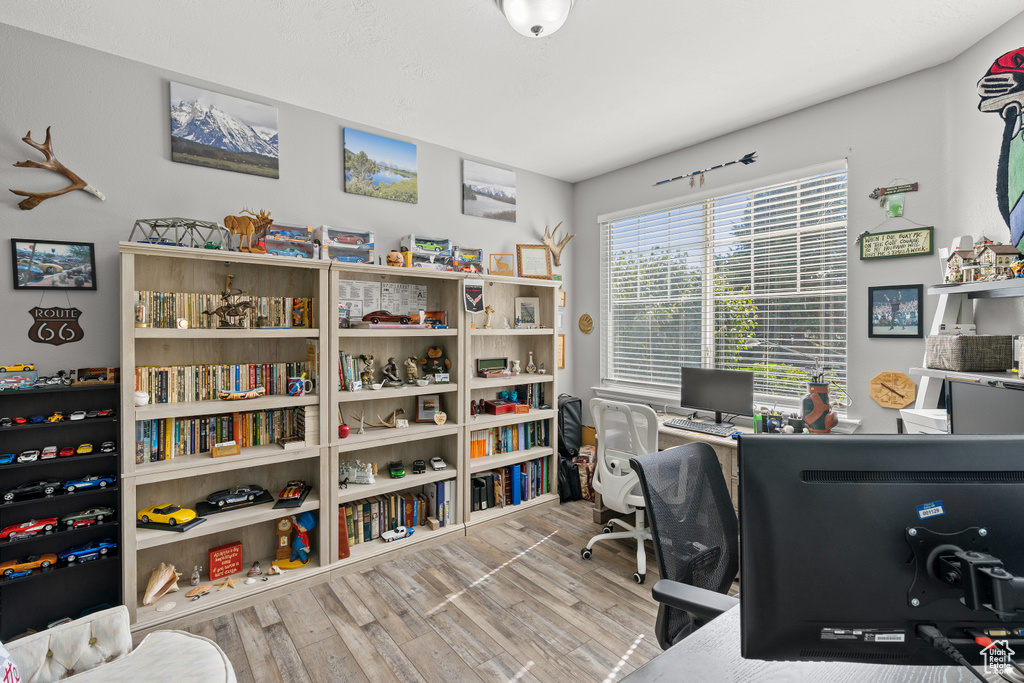 Photo 18 for MLS #2115020 at 1559 W 50 North