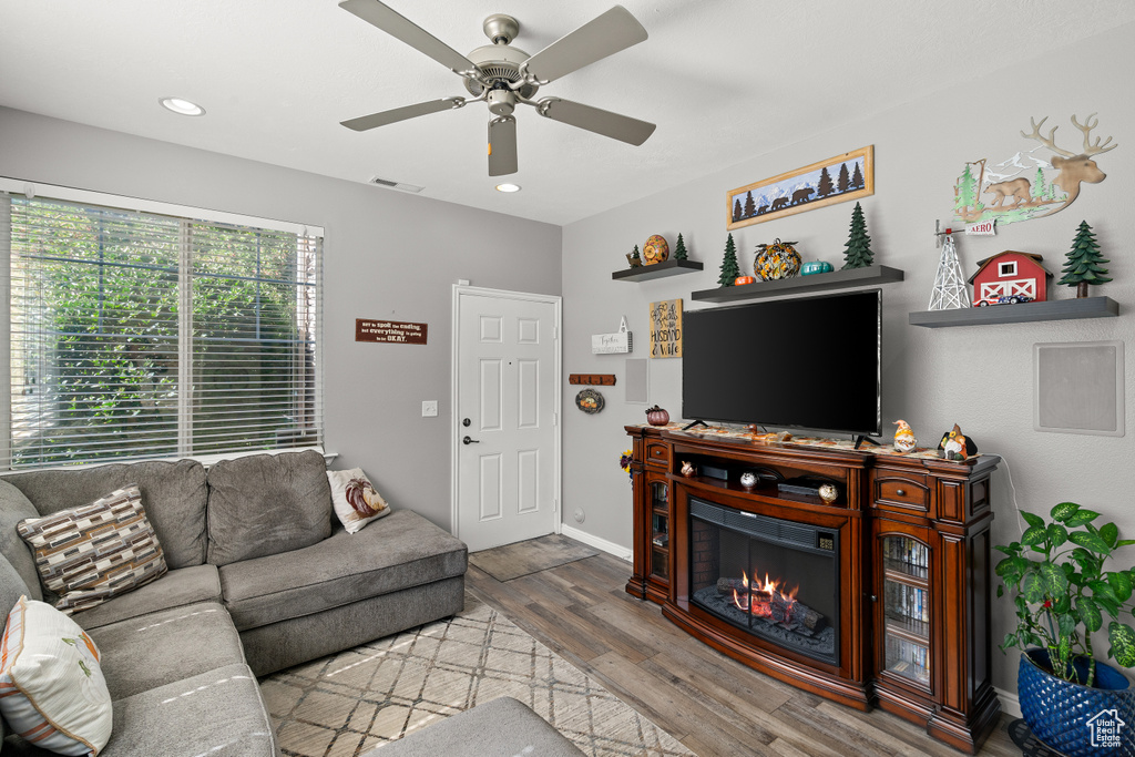 Photo 4 for MLS #2115020 at 1559 W 50 North