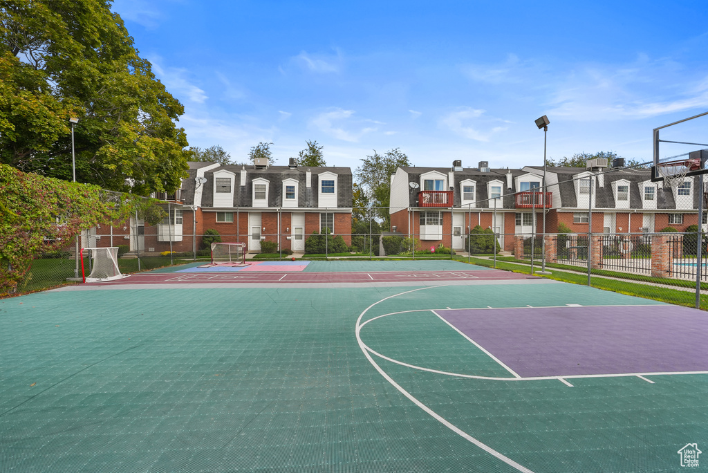 657 E WILLIAMSBURG PARK CIR Sandy, UT 84070