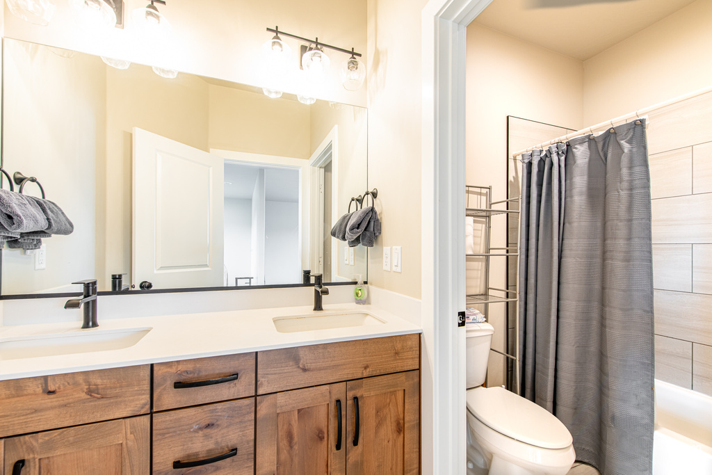 Photo 27 for MLS #2115044 at 438 E 1310 West
