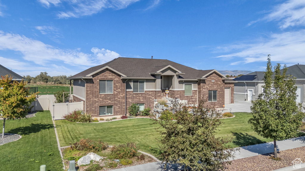 Photo 34 for MLS #2115049 at 4352 W 300 North