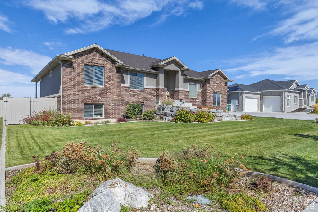 Photo 2 for MLS #2115049 at 4352 W 300 North