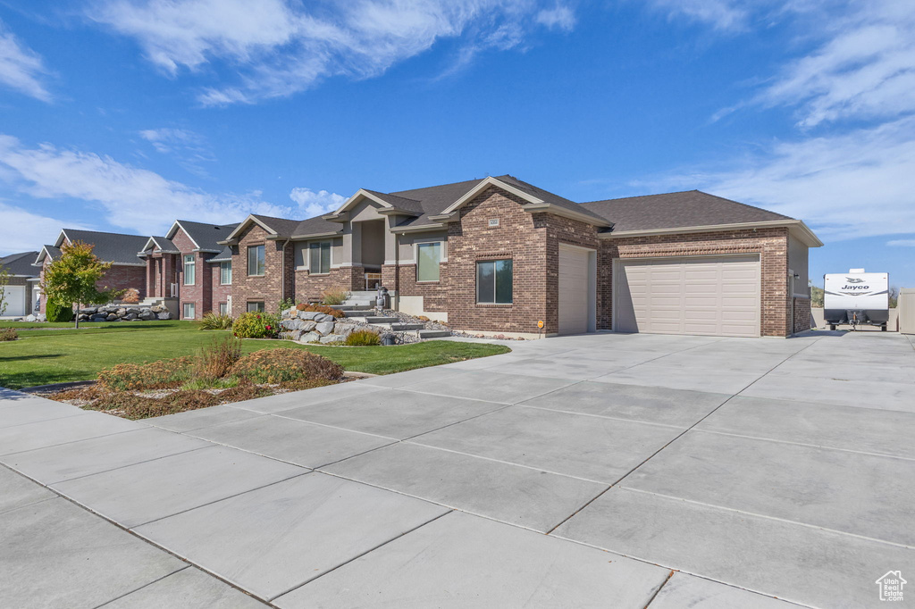 Photo 3 for MLS #2115049 at 4352 W 300 North