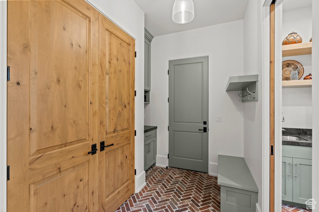 590 N CAPITOL AVE Salt Lake City, UT 84103