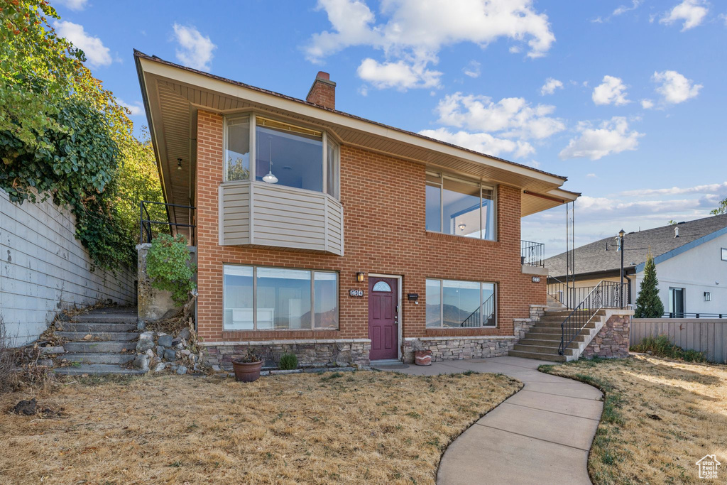 692 N CORTEZ ST Salt Lake City, UT 84103