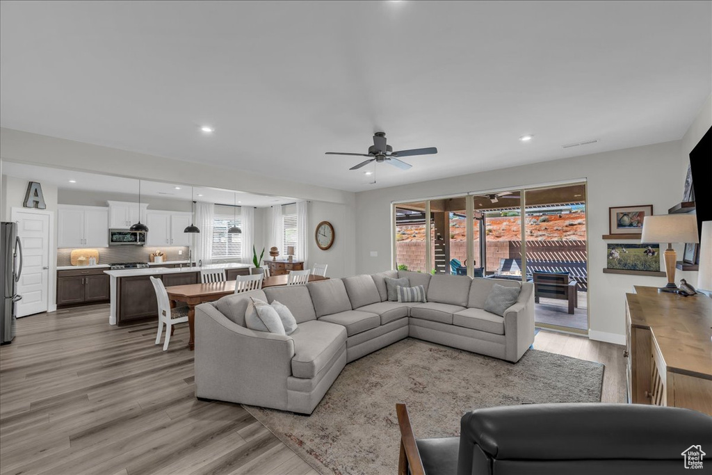 Photo 4 for MLS #2115082 at 599 N Sandy Talus Dr