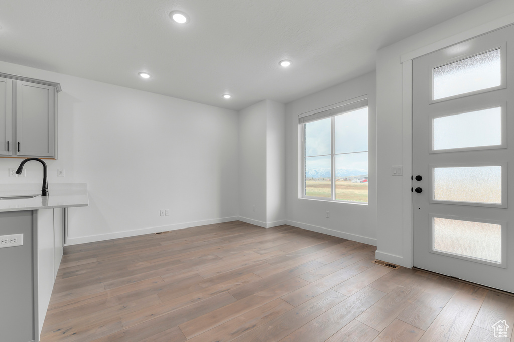 Photo 4 for MLS #2115090 at 3062 Clover Ct