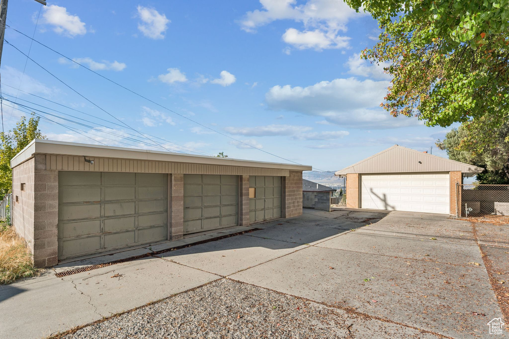 692 N CORTEZ ST Salt Lake City, UT 84103