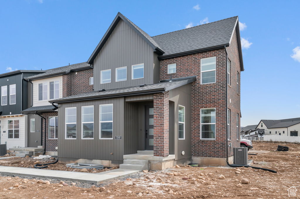 Photo 2 for MLS #2115094 at 3068 Clover Ct