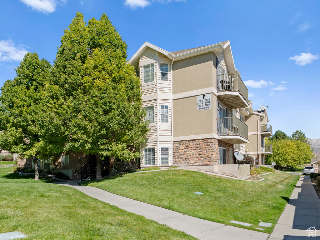 Photo 2 for MLS #2115119 at 2109 Aurora Way #F5