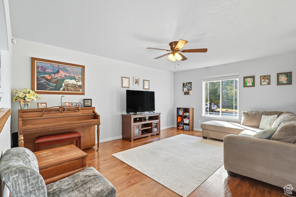 Photo 3 for MLS #2115125 at 691 Trail Cir