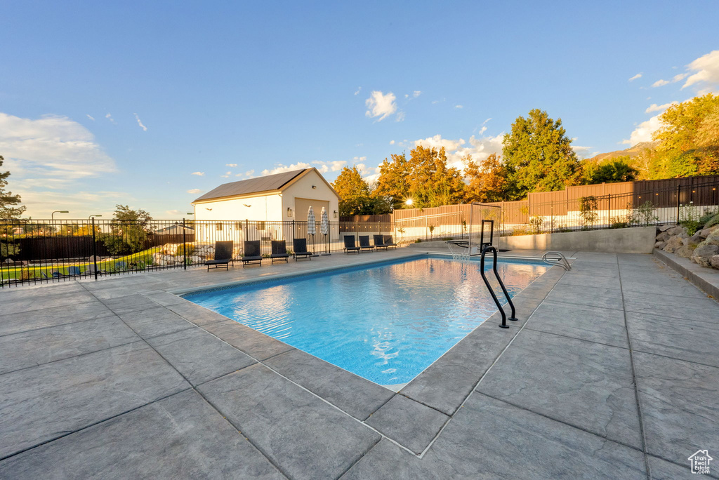 Photo 66 for MLS #2115126 at 983 E Southfork Dr
