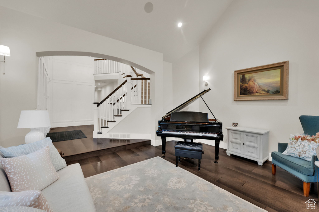 Photo 13 for MLS #2115126 at 983 E Southfork Dr