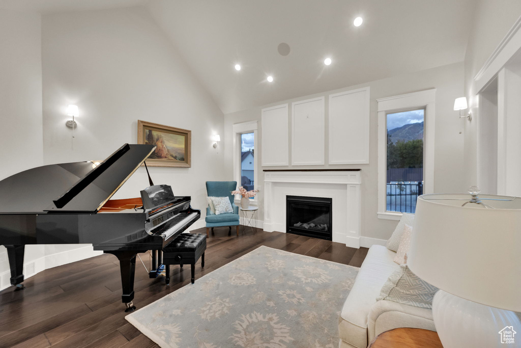 Photo 12 for MLS #2115126 at 983 E Southfork Dr