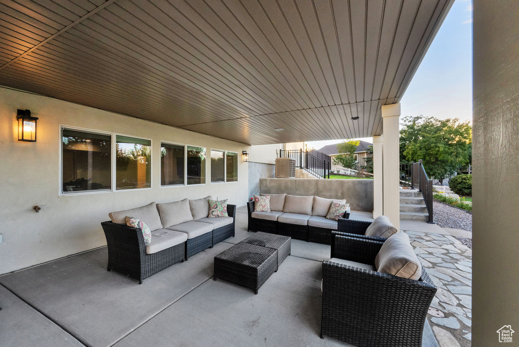 Photo 73 for MLS #2115126 at 983 E Southfork Dr