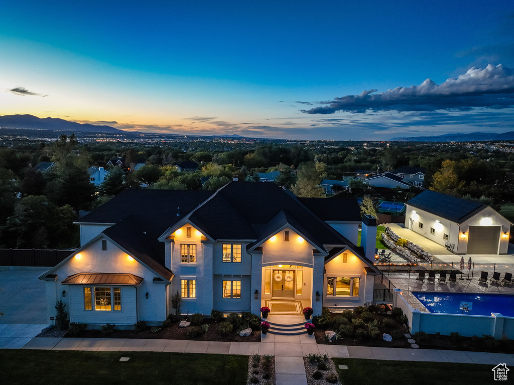 Photo 101 for MLS #2115126 at 983 E Southfork Dr