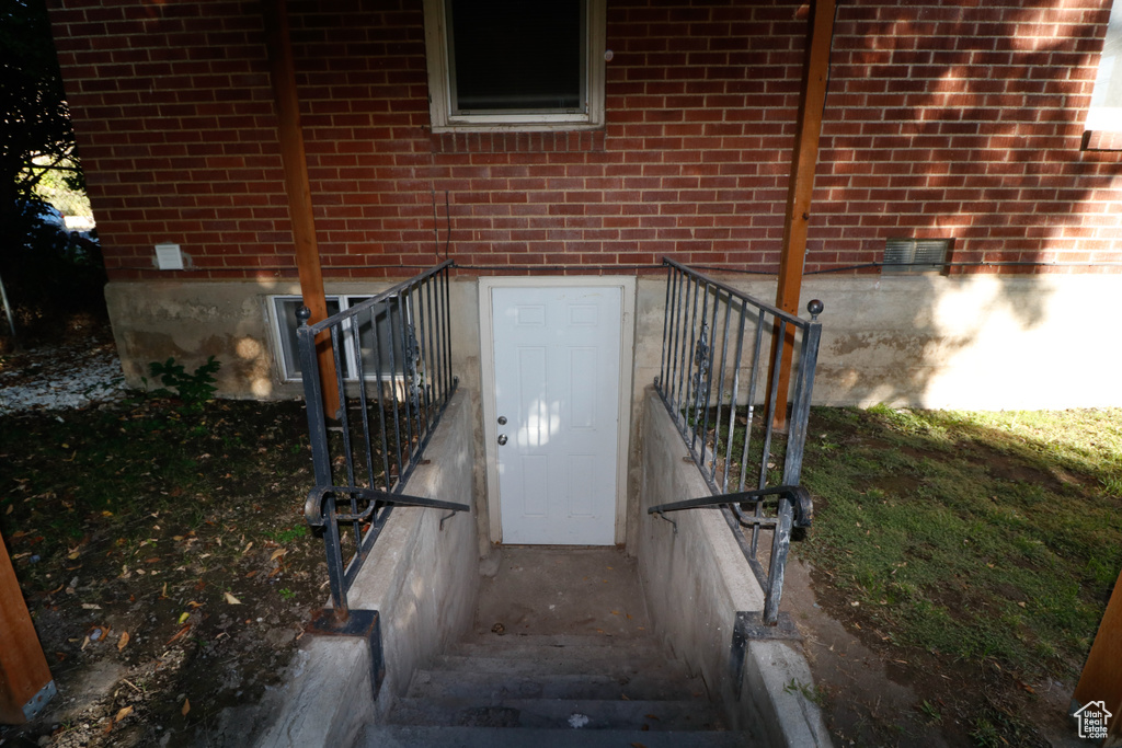 Photo 16 for MLS #2115128 at 340 S 200 East