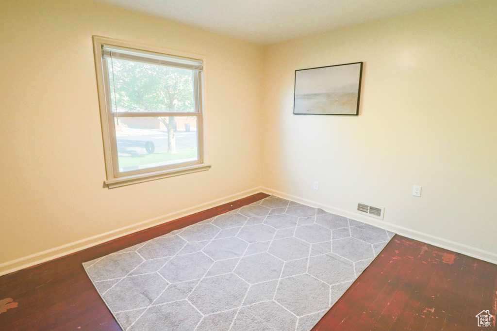 Photo 5 for MLS #2115128 at 340 S 200 East