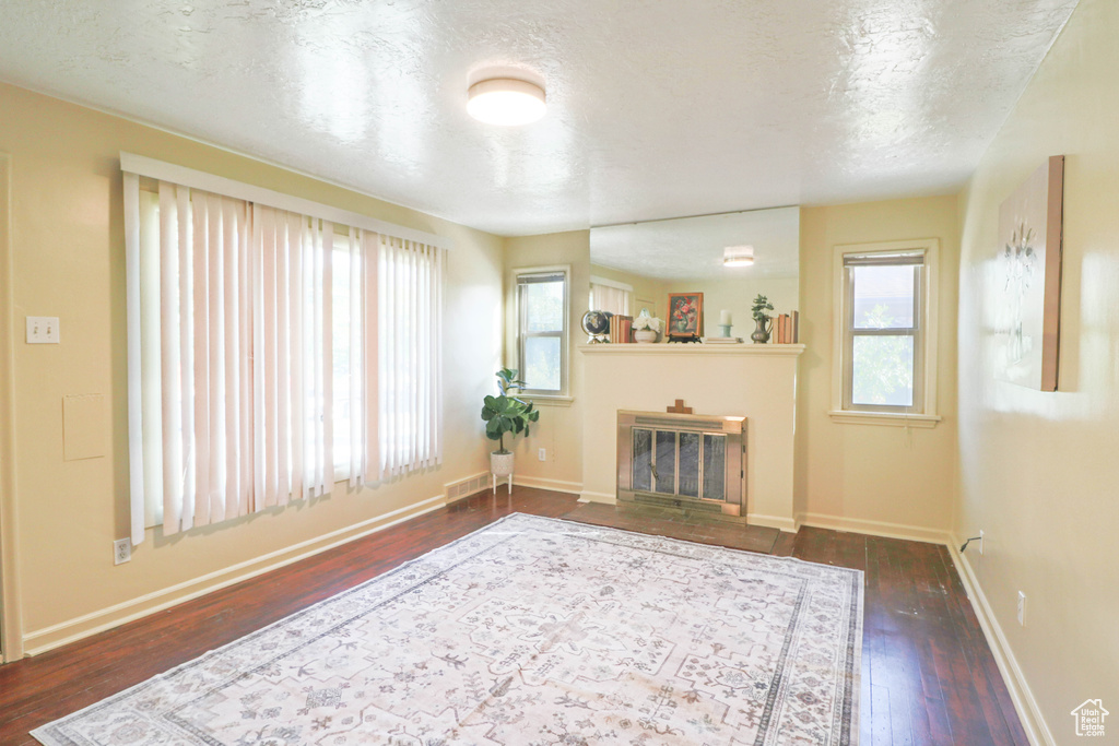 Photo 3 for MLS #2115128 at 340 S 200 East