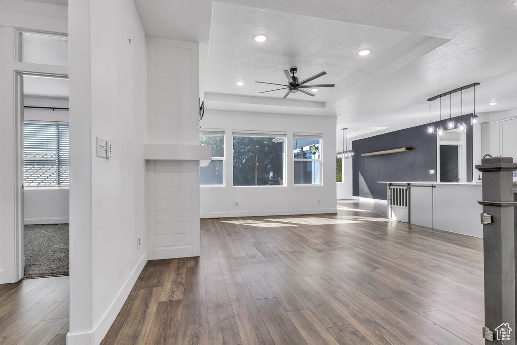 Photo 5 for MLS #2115129 at 674 S Meade St