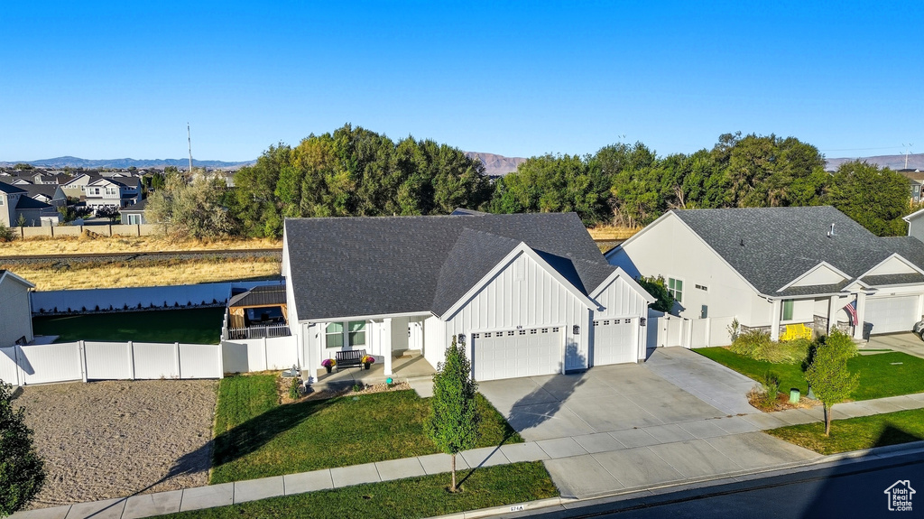 Photo 2 for MLS #2115129 at 674 S Meade St