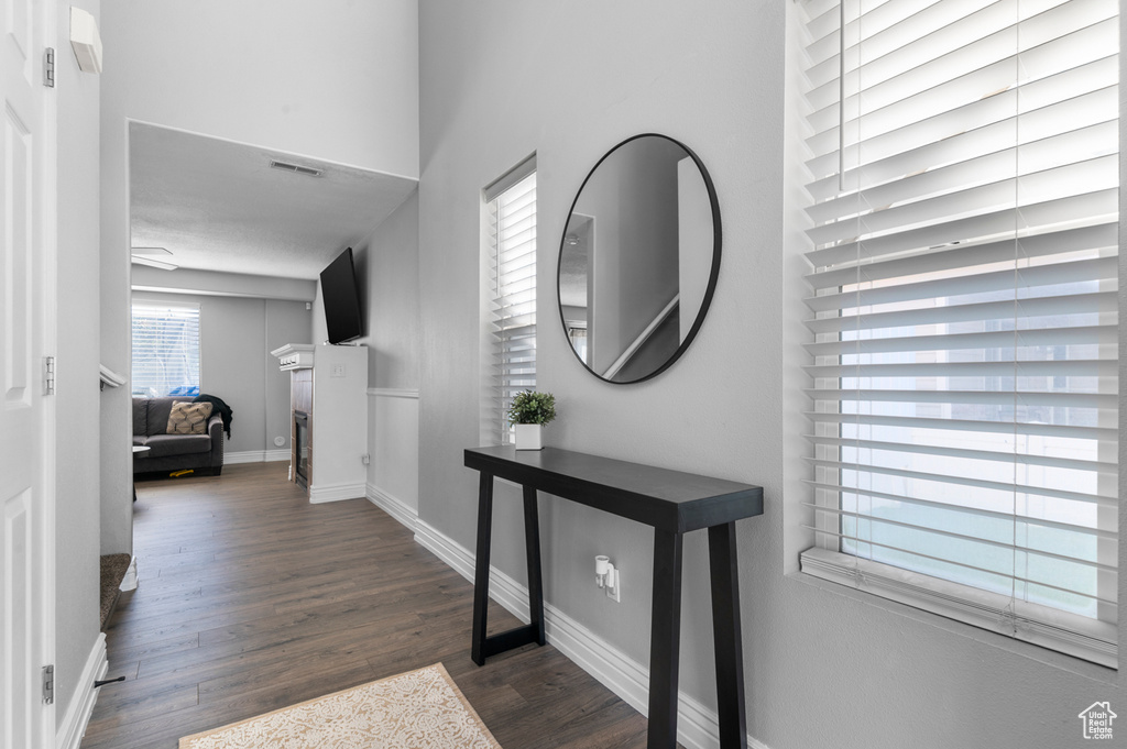 Photo 2 for MLS #2115158 at 1509 W 550 South