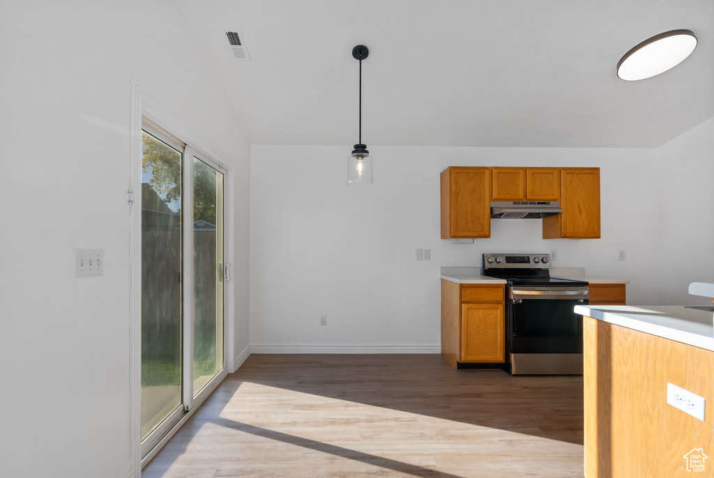 Photo 11 for MLS #2115163 at 77 N Richmond Ln