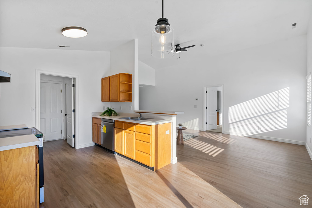 Photo 12 for MLS #2115163 at 77 N Richmond Ln