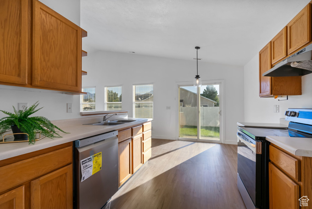 Photo 13 for MLS #2115163 at 77 N Richmond Ln