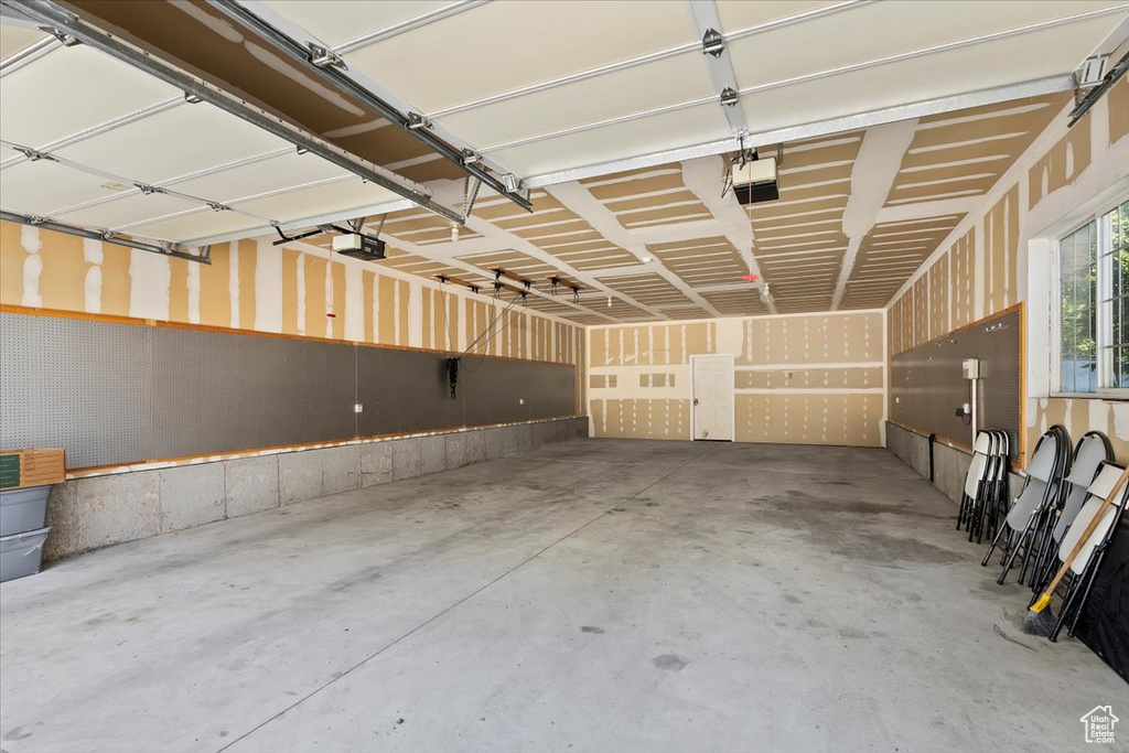 924 E COLLEGE ST Millcreek, UT 84117