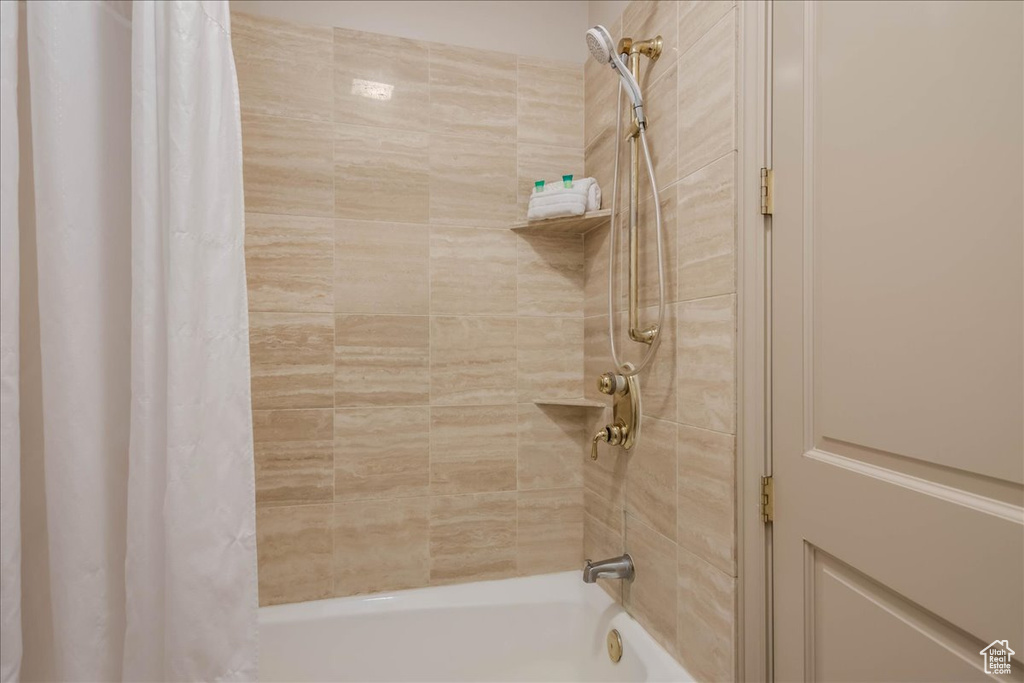 924 E COLLEGE ST Millcreek, UT 84117