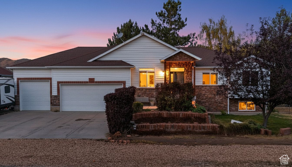 Photo 1 for MLS #2115179 at 209 Main