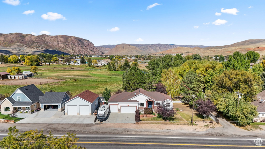 Photo 6 for MLS #2115179 at 209 Main