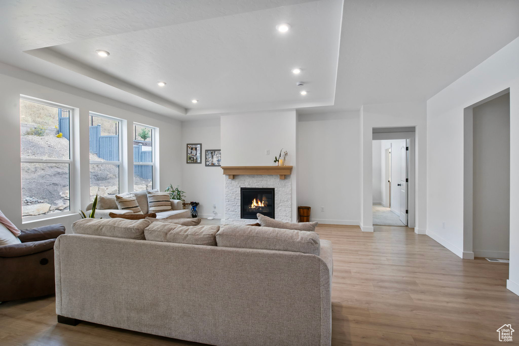 Photo 5 for MLS #2115181 at 6197 N Fox Rd