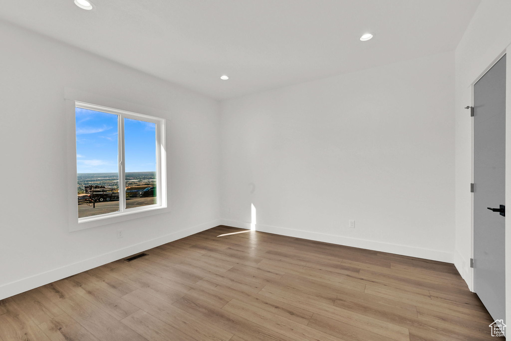 Photo 12 for MLS #2115182 at 710 E Mountain Road