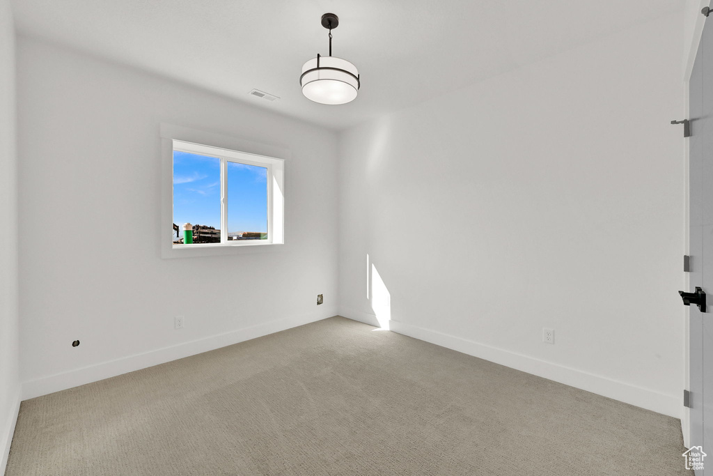 Photo 19 for MLS #2115182 at 710 E Mountain Road