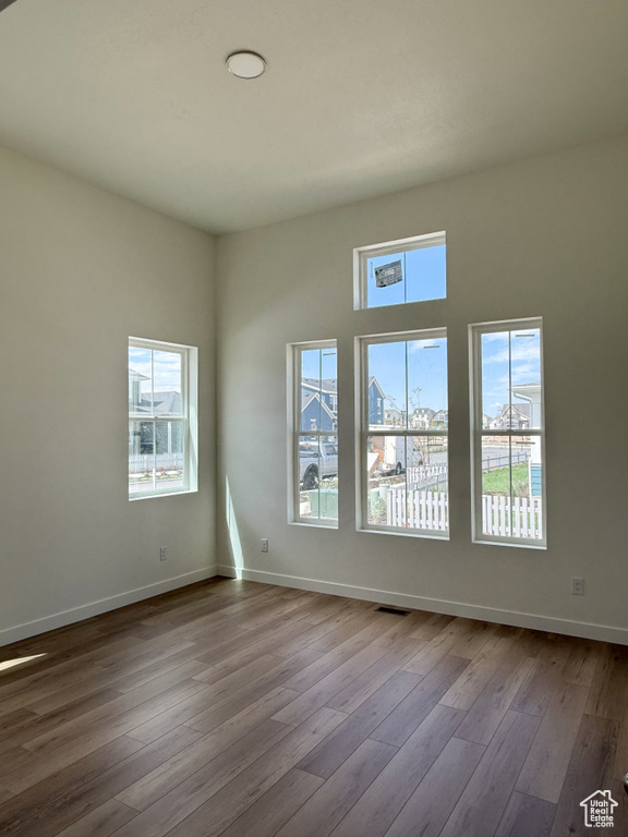 Photo 13 for MLS #2115186 at 7012 W Lake Ave