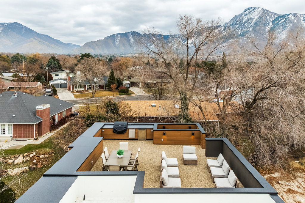 4455 S HOLLADAY PARK LN Holladay, UT 84124