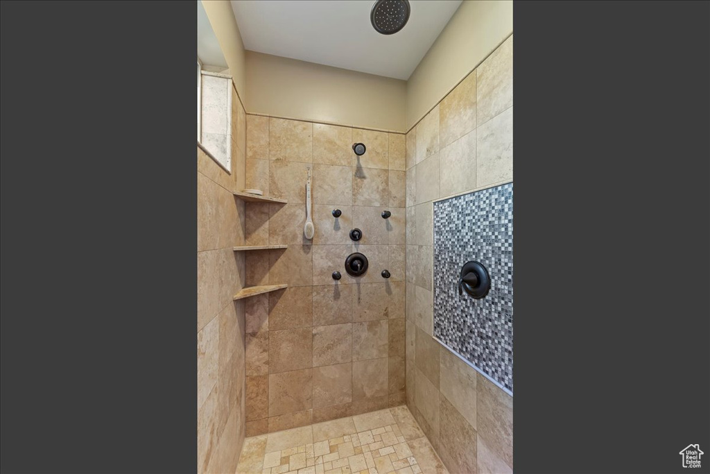 Photo 33 for MLS #2115231 at 1542 S Valley View Dr