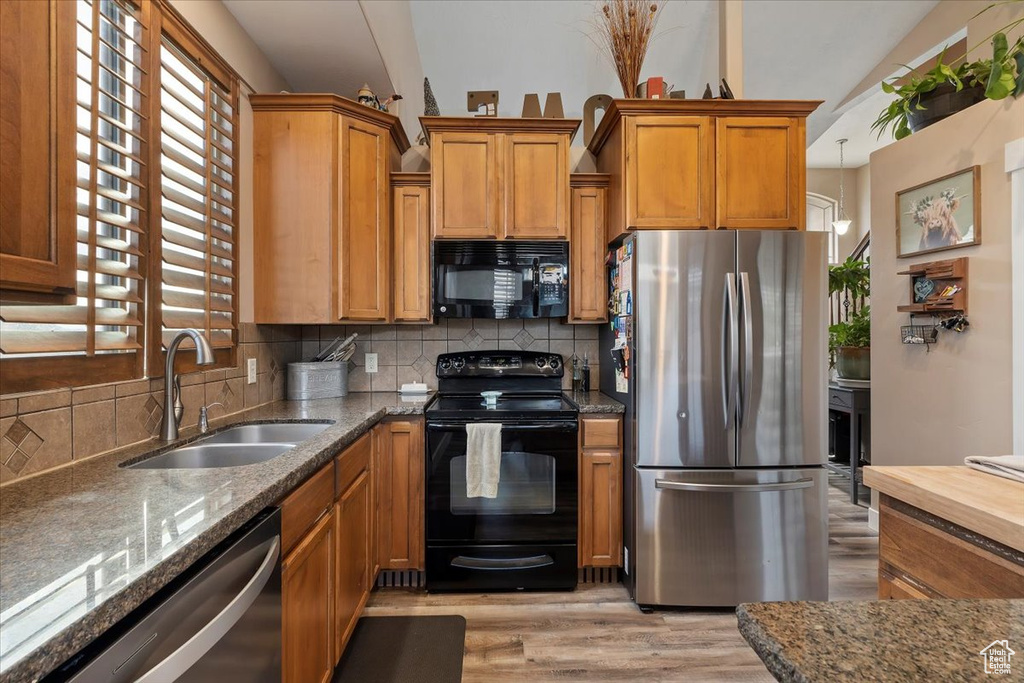 5732 W MOON CREST CT West Jordan, UT 84081