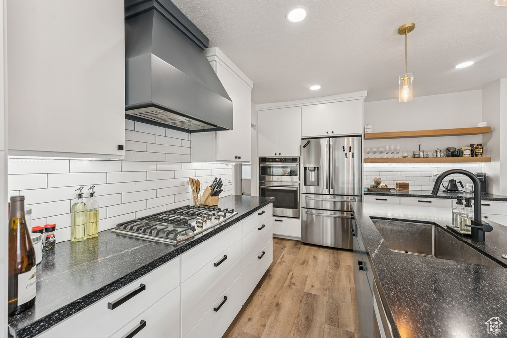 1821 E BOSHAM LN Salt Lake City, UT 84106