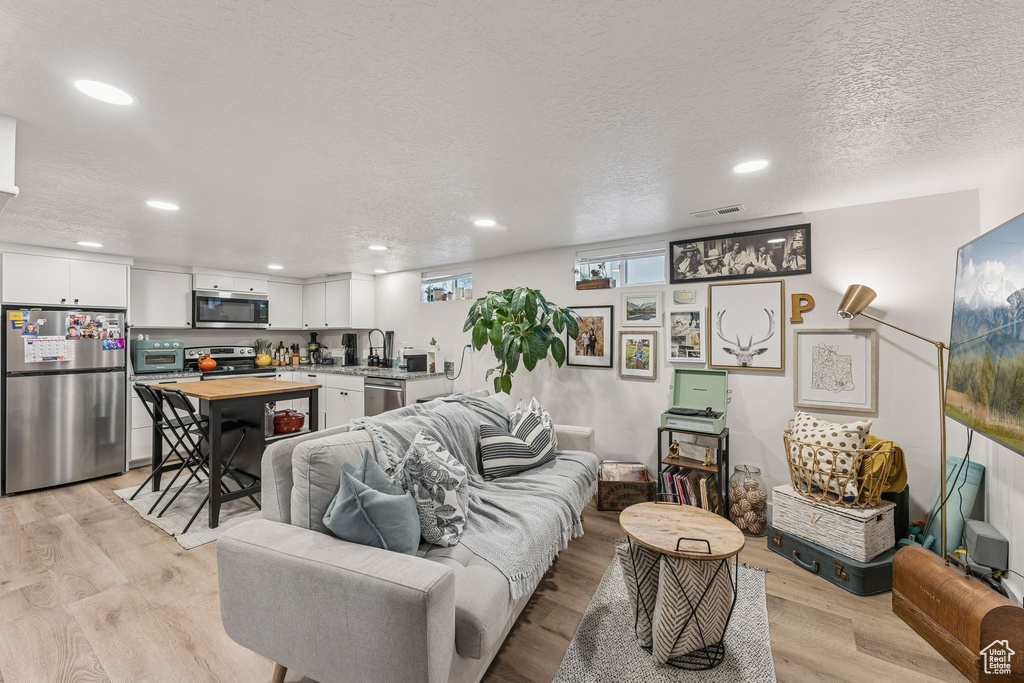 1821 E BOSHAM LN Salt Lake City, UT 84106