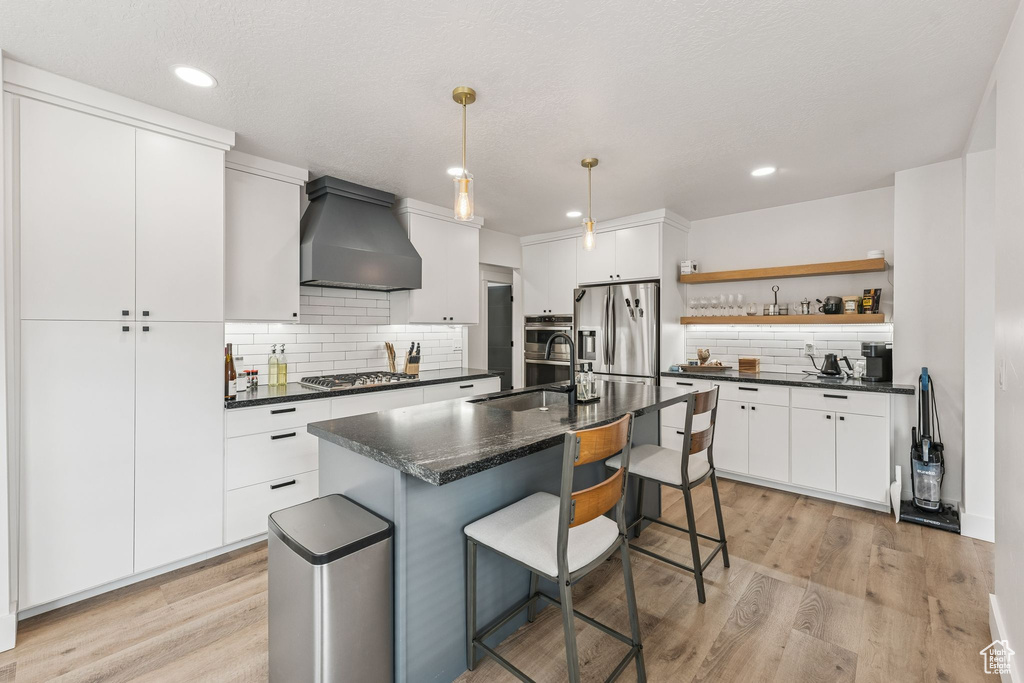 1821 E BOSHAM LN Salt Lake City, UT 84106