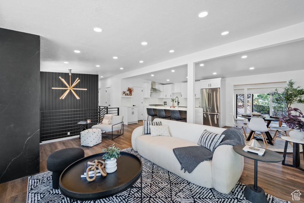 6552 S 2520 E Cottonwood Heights, UT 84121