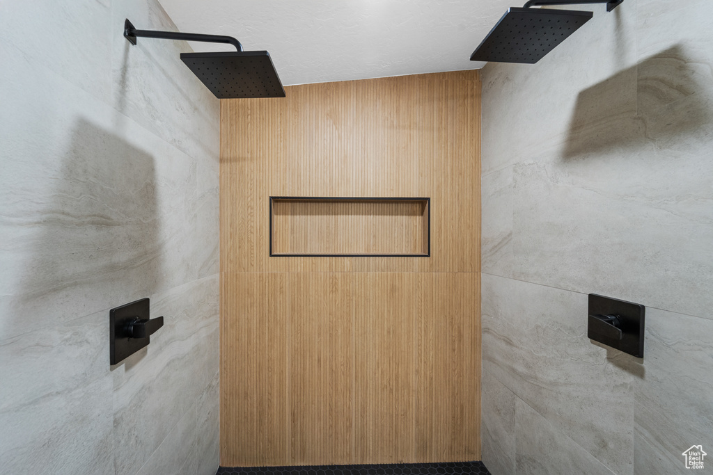 6552 S 2520 E Cottonwood Heights, UT 84121