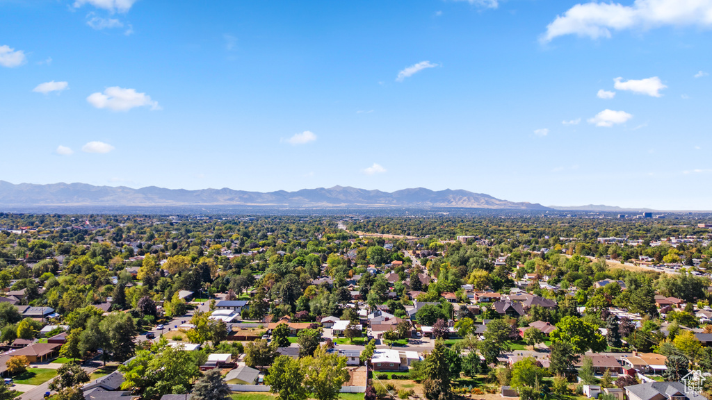 6552 S 2520 E Cottonwood Heights, UT 84121