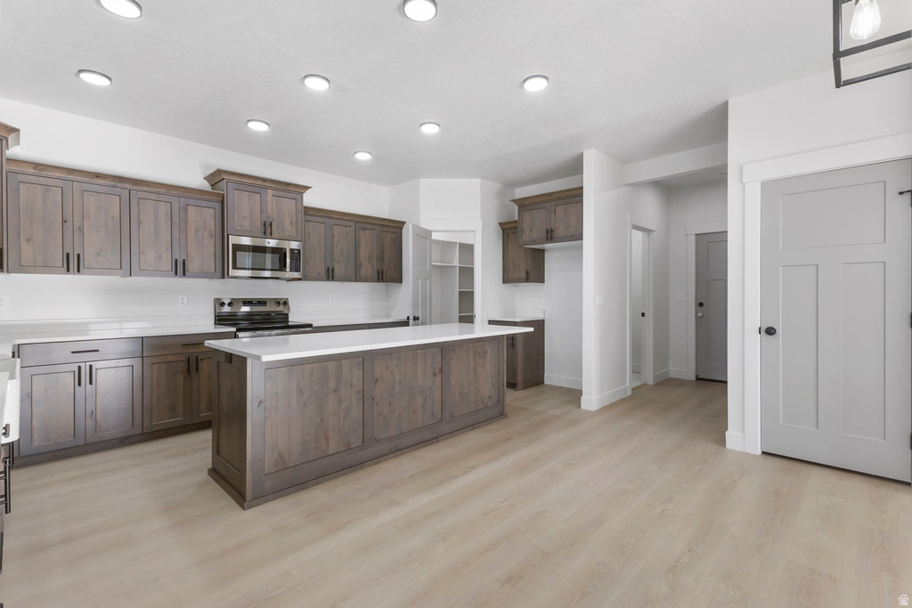 1923 W 1340 N Clinton, UT 84015