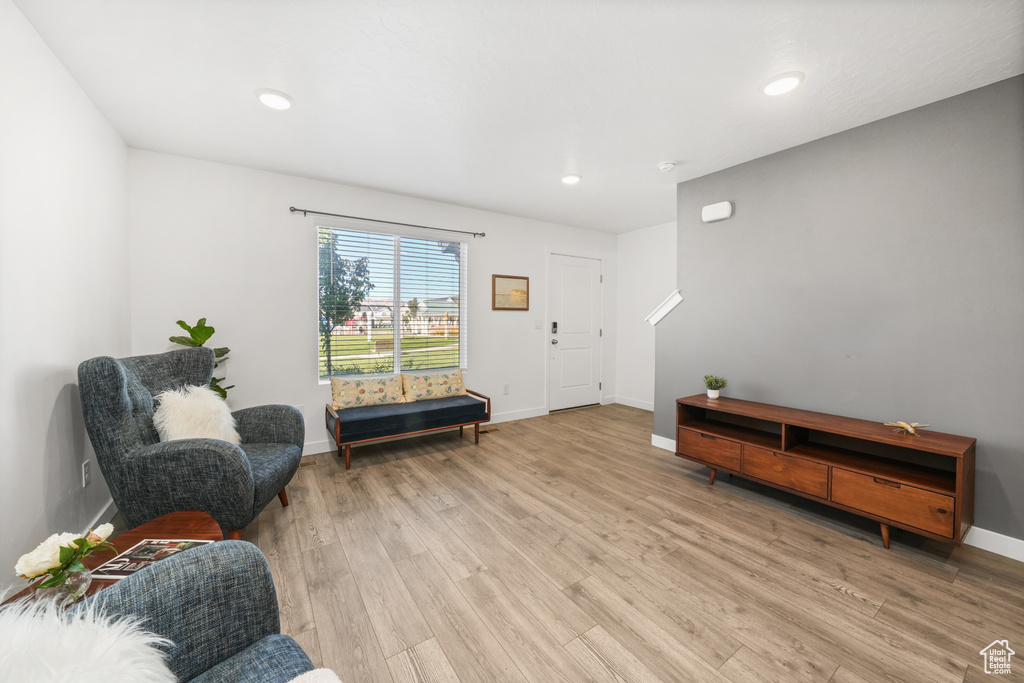 Photo 5 for MLS #2115338 at 1086 E Seaside St