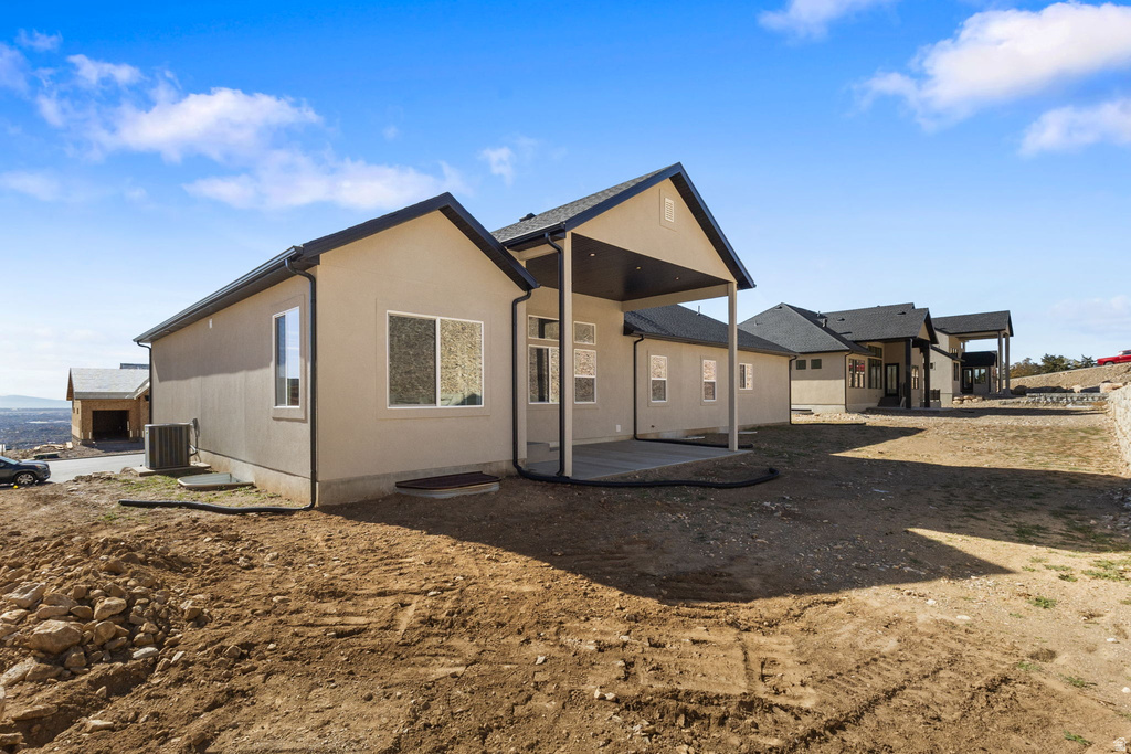 638 E MOUNTAIN ROAD North Ogden, UT 84414